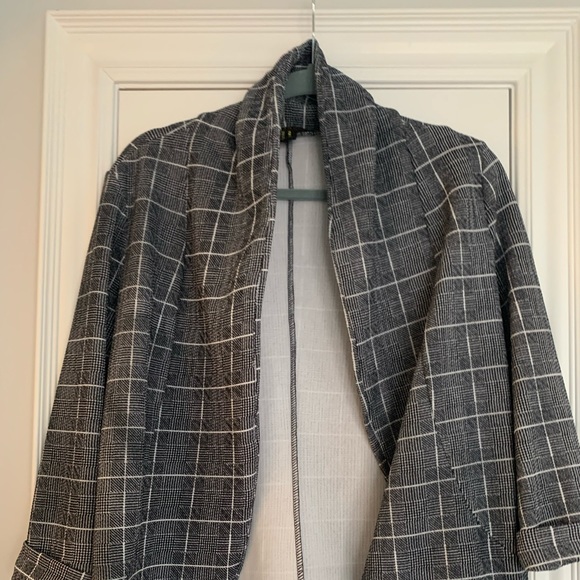 Navy and white blazer-style top - Picture 2 of 3